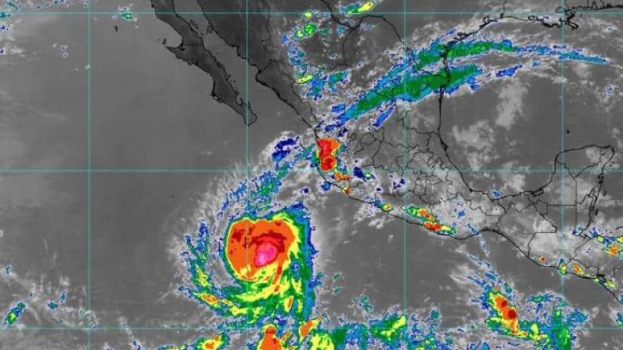 Huracán ‘Kristy’ se intensifica a categoría 4 mientras se aleja de México