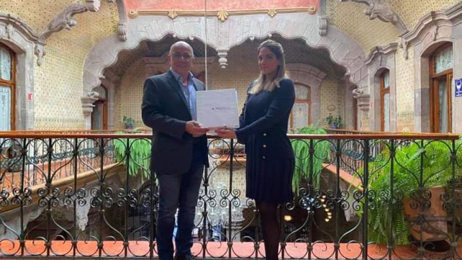 Asume Gilberto Estrella Hernández, dirigencia nacional de REDSEDUM