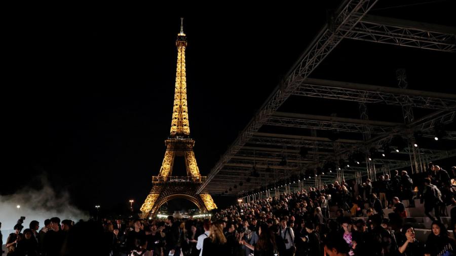 Apagará sus luces la Torre Eiffel tras tiroteo en Las Vegas