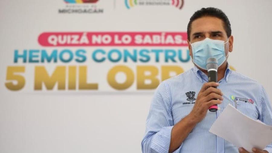 Gobernador de Michoacán, da positivo a COVID-19