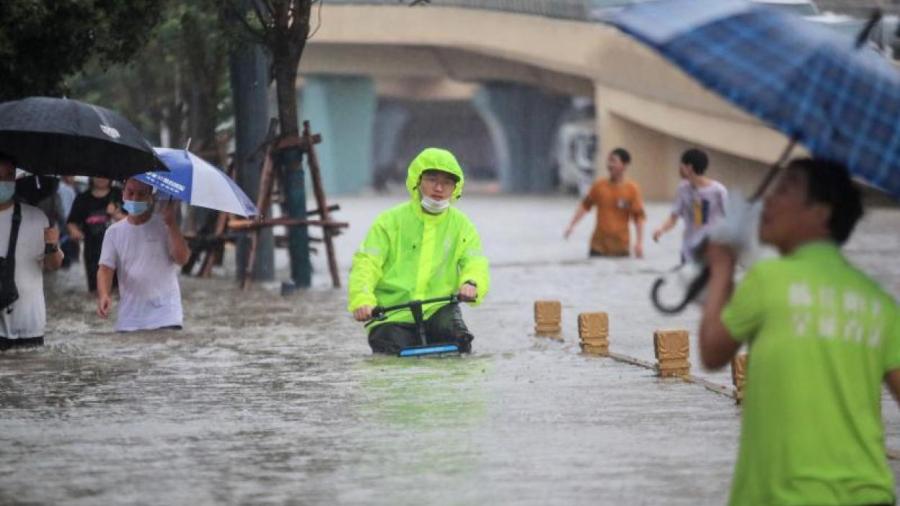 Cientos de miles de evacuados por diluvios en China