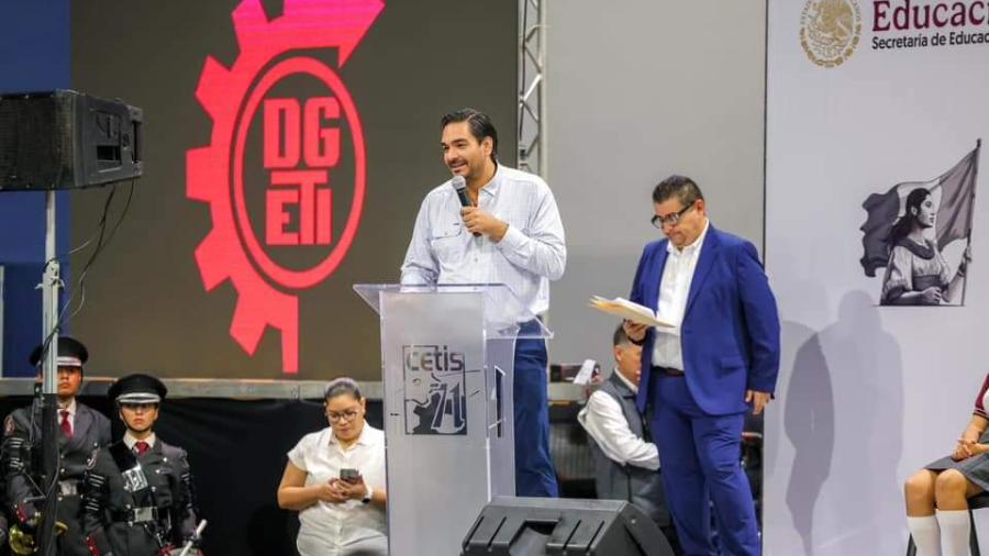 Toda nuestra apuesta está dirigida a los jóvenes: Alcalde Carlos Peña Ortiz 