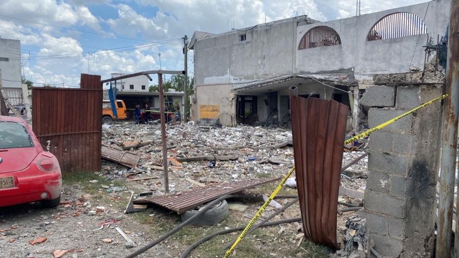 Explosi&oacute;n en vivienda deja 2 muertos y 11 heridos