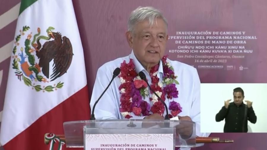 Llama AMLO a la unidad ante selección de "corcholata"