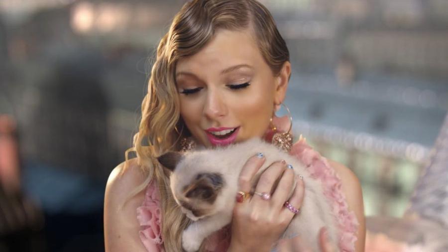 ‘Benjamin Button’ es oficialmente el nuevo gatito de Taylor Swift