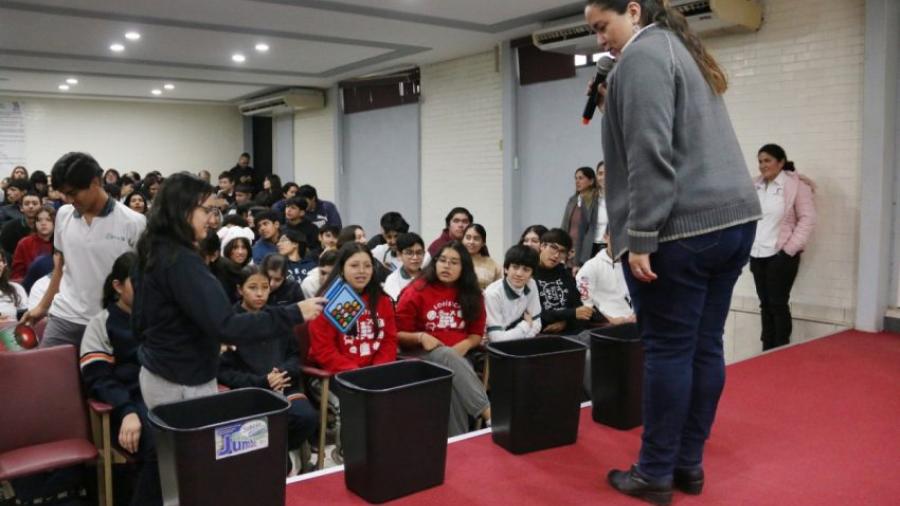 Se unen estudiantes a la SEDUMA para preservar el medio ambiente