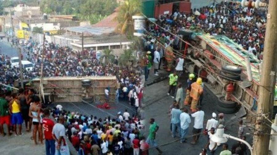 Autobús arrolla a multitud en Haití; al menos 34 muertos
