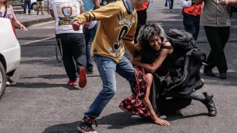 Salvan ri&ntilde;&oacute;n de estudiante de la UNAM: padres