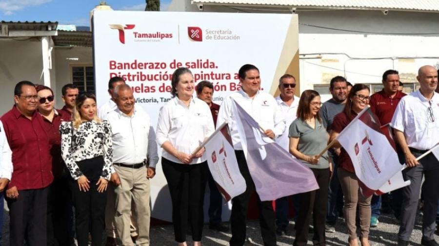 Da SET banderazo de salida a entrega de materiales de pintura para mantenimiento en escuelas