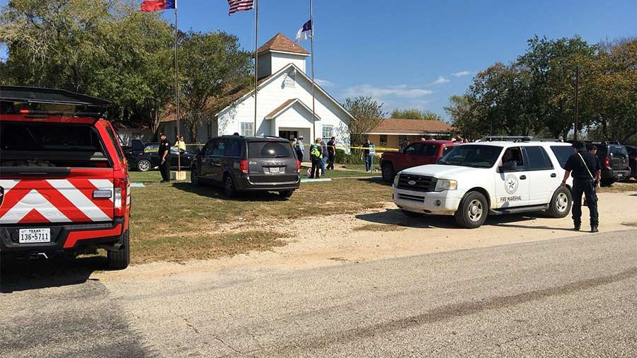 Hombre abre fuego en iglesia bautista cerca de San Antonio