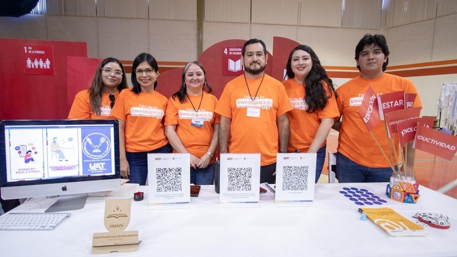 Docentes de la UAT publican libro sobre liderazgo en la sociedad digital