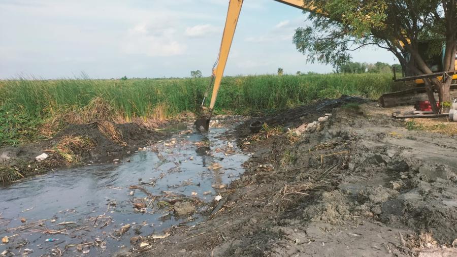 Desazolvan Servicios Primarios y COMAPA más de 100 puntos en drenes y Canales en Reynosa