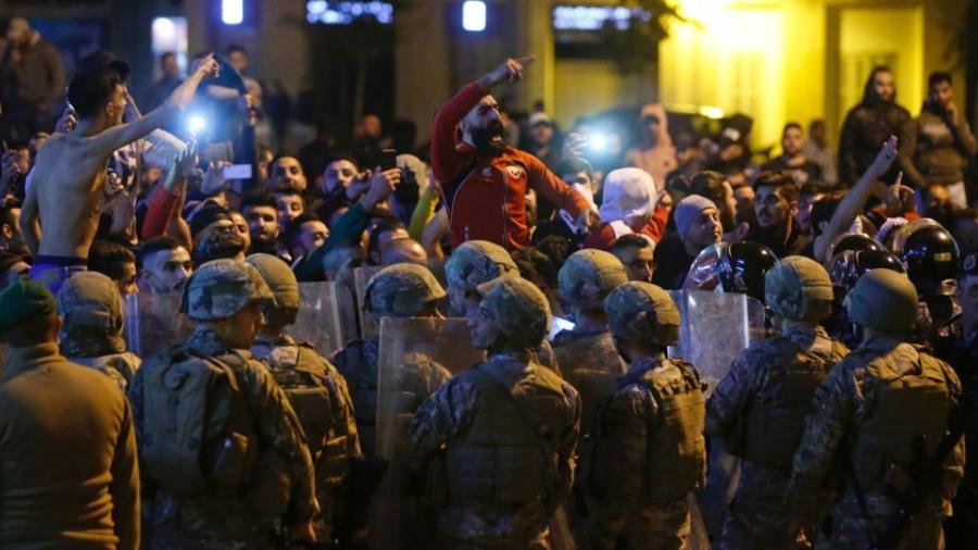 Policía del Líbano dispara contra manifestantes