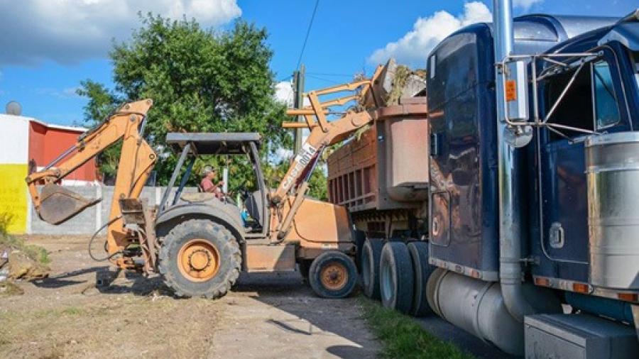 Reclaman que no dan obras a constructores de NL