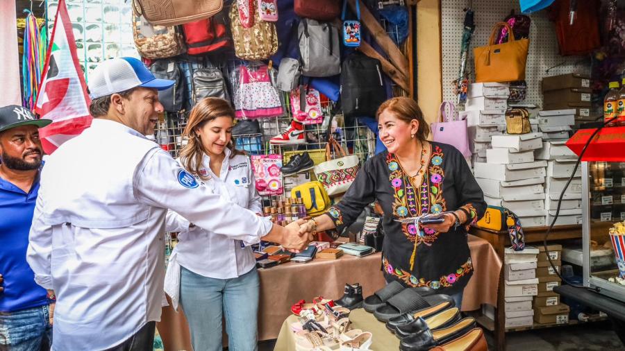 Tianguis de Jarachina va con Luis Cantú