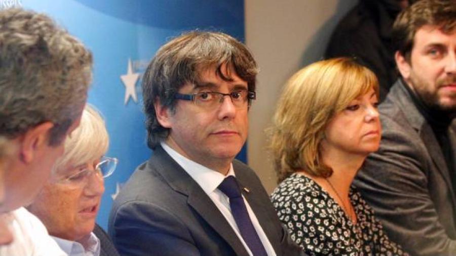 Puigdemont promete colaborar con autoridades de Bélgica 
