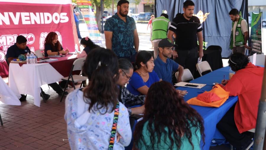 Participan 12 empresas ofreciendo más de 300 vacantes en la sexta edición del programa 'Empleo en tu Colonia'