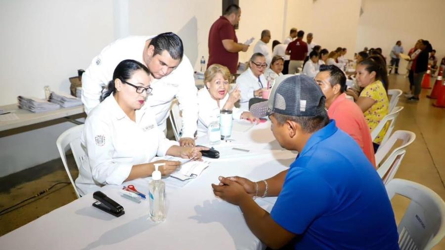 Casi 700 beneficiarios no recogieron tarjeta de beca