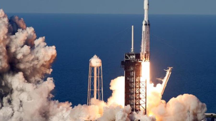 Elon Musk te lleva a la estratósfera por un millón de dólares