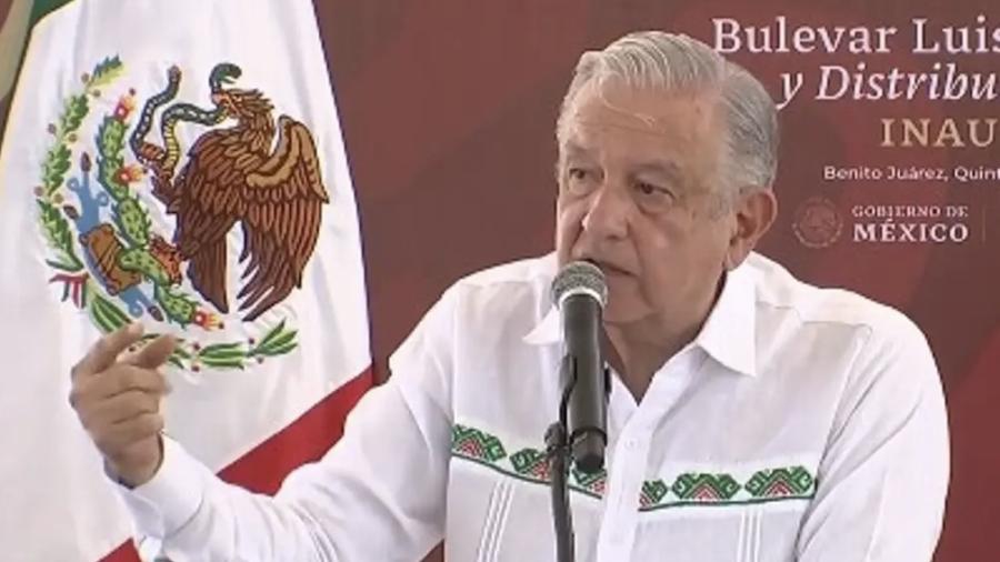 AMLO dice a opositores: “Ni disfrazándose regresarán”
