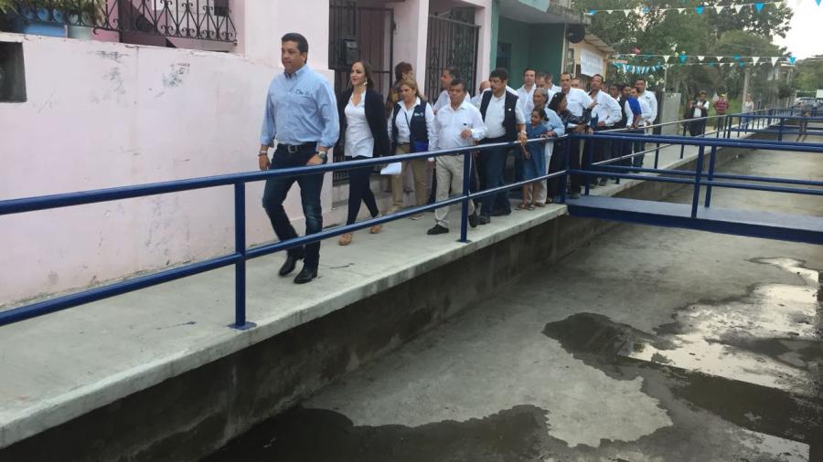 Entrega Gobernador en la Revoluci&oacute;n Verde un dren pluvial