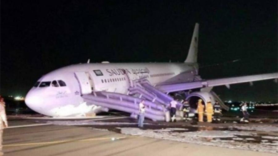 Causa 53 heridos aterrizaje de emergencia de avión saudita 