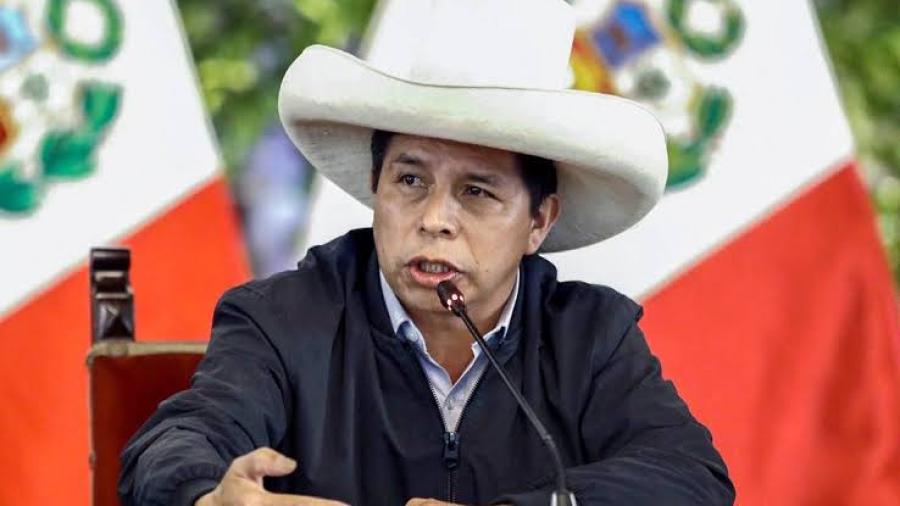 Presidente de Perú renueva otra vez su gabinete
