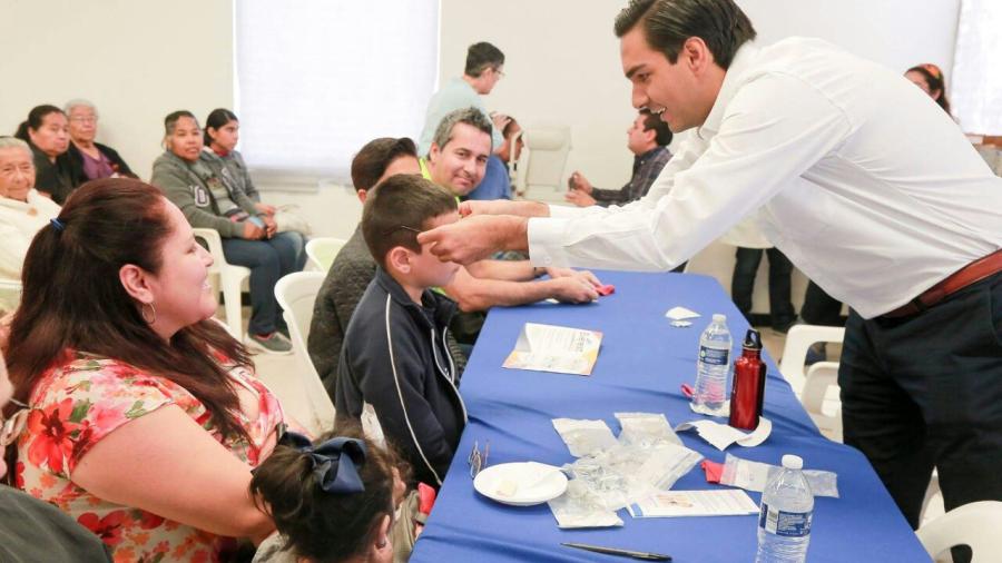 Entrega DIF reynosa más de mil lentes