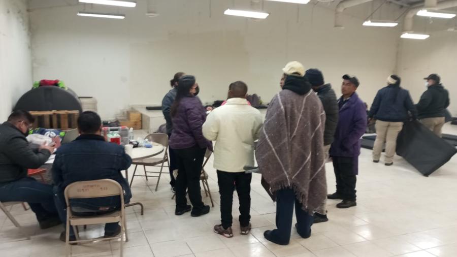 30 Personas ingresan al albergue temporal en Matamoros por bajas temperaturas