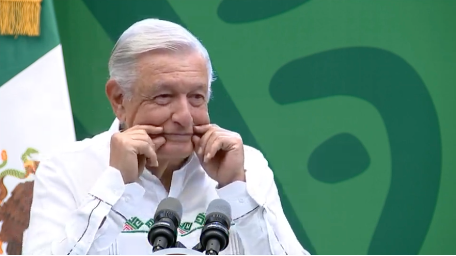 Acusa AMLO al INE de quererlo silenciar por prohibirle hablar de elecciones de 2024