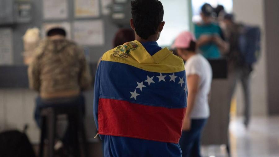 Migrantes venezolanos podrán quedarse en México: Marcelo Ebrard