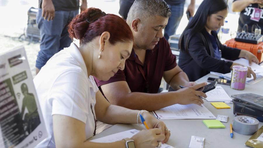 Llevan más de 400 vacantes a familias de la colonia La Fe con el programa “Empleo en tu Colonia”