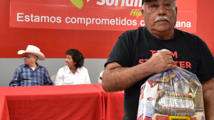 Apoya DIF Reynosa abuelitos empacadores