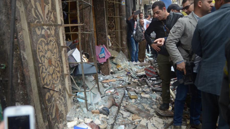 Estado Islámico se atribuye atentados contra iglesias en Egipto