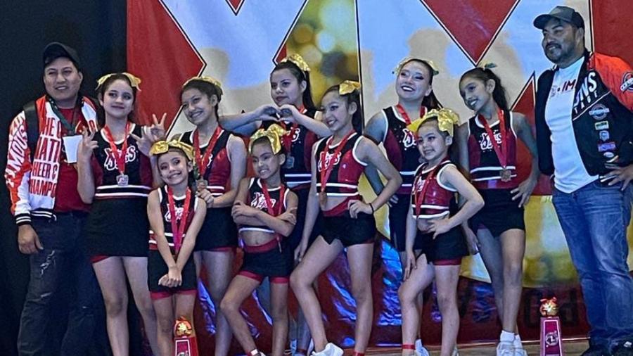 Brillan gimnastas en competencia regional con el apoyo de Carlos Pe&ntilde;a Ortiz