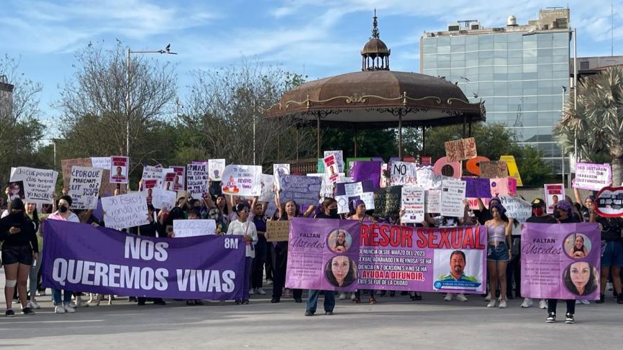 Marchan y protestan mujeres en Reynosa por el 8M