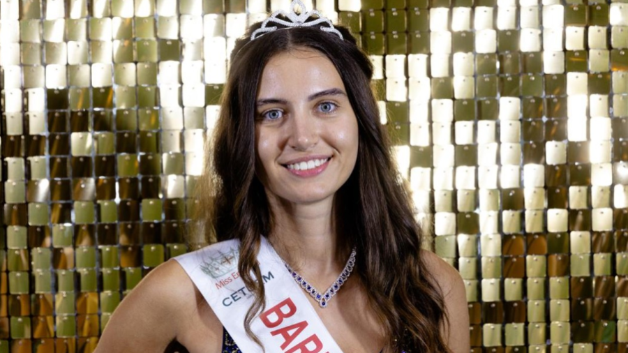 Melisa Raouf, la primera concursante de Miss England en competir sin maquillaje 
