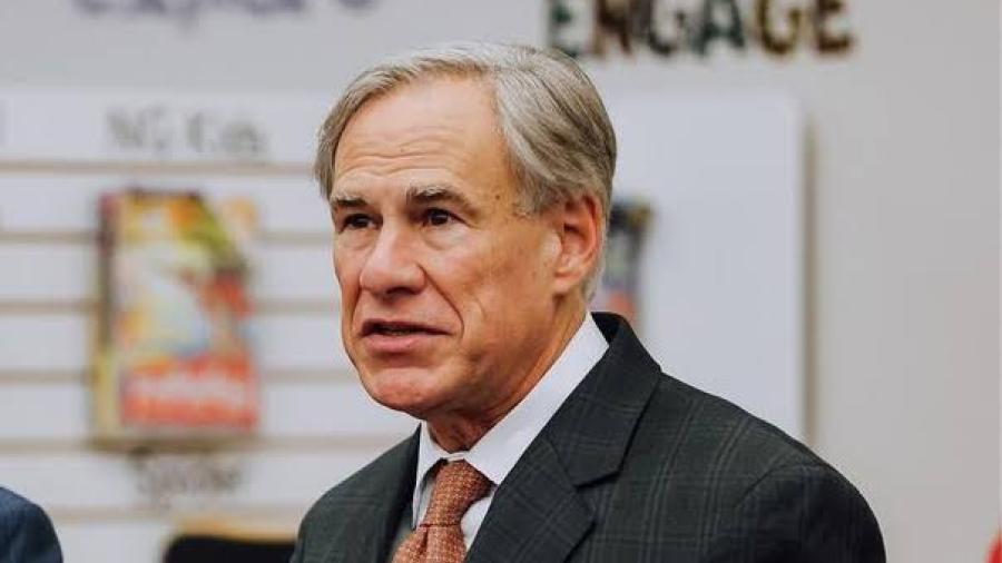 Greg Abbott califica como “pornografía” libros sobre sexualidad e identidad de género