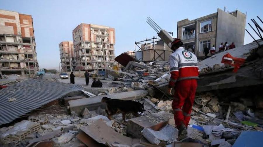 Sismo de 6.4 grados deja al menos 730 heridos en Irán