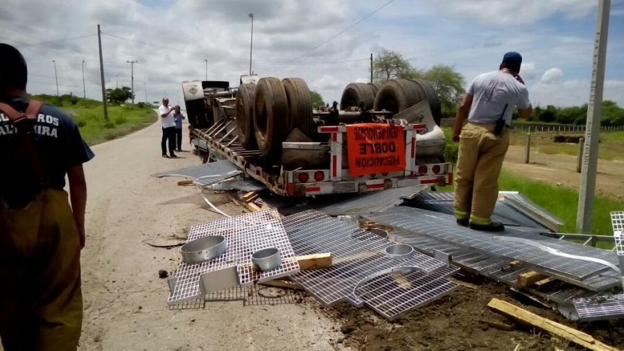 Otro accidente de tráiler en el fatídico "Puente el roto"