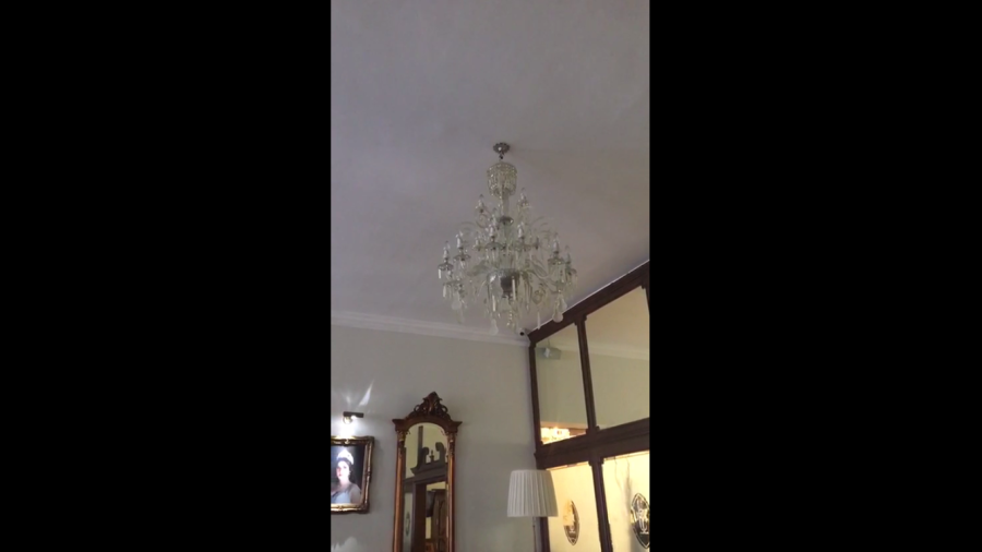 Candelabro del casino tampique&ntilde;o se mueve por temblor