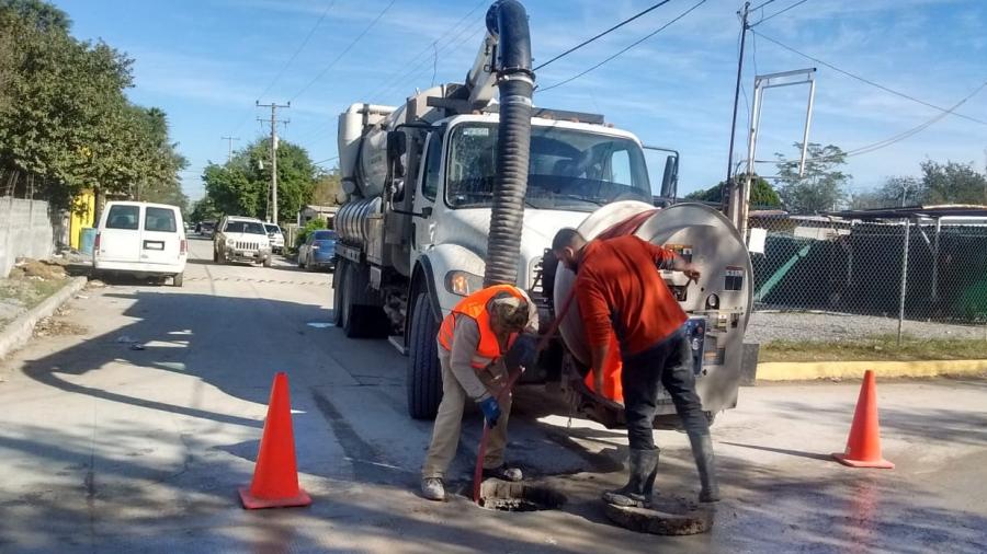 ¡Encuentran más basura y piedras en alcantarillas!
