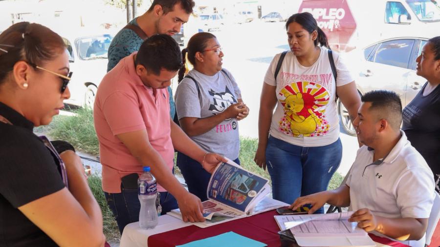 Vecinos del poniente de Nuevo Laredo aprovechan programa ‘Empleo en tu Colonia’