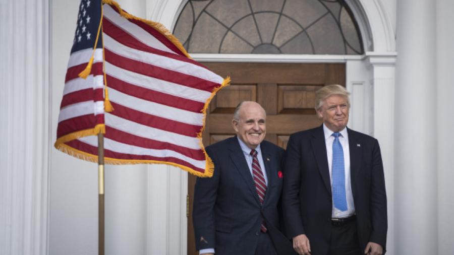 Rudy Giuliani se une al equipo legal de Trump