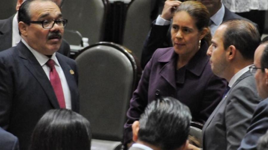 Detienen diputados sesi&oacute;n hasta el jueves