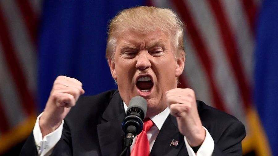 Trump critica al Congreso por no incluir dinero para el muro en el presupuesto