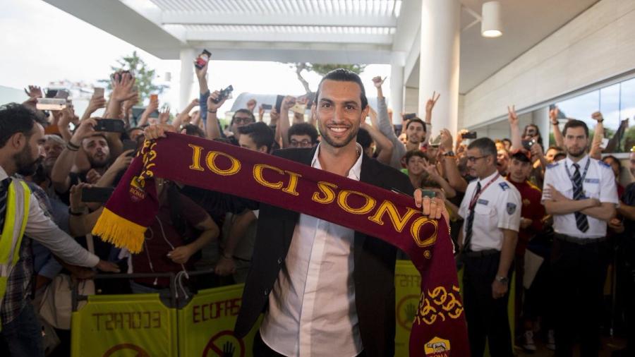 Javier Pastore llega a Italia para firmar con AS Roma