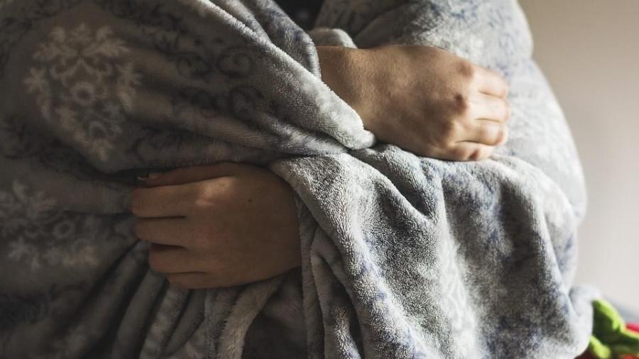 Padre de familia pierde la vida tras porteger del frío a su hija