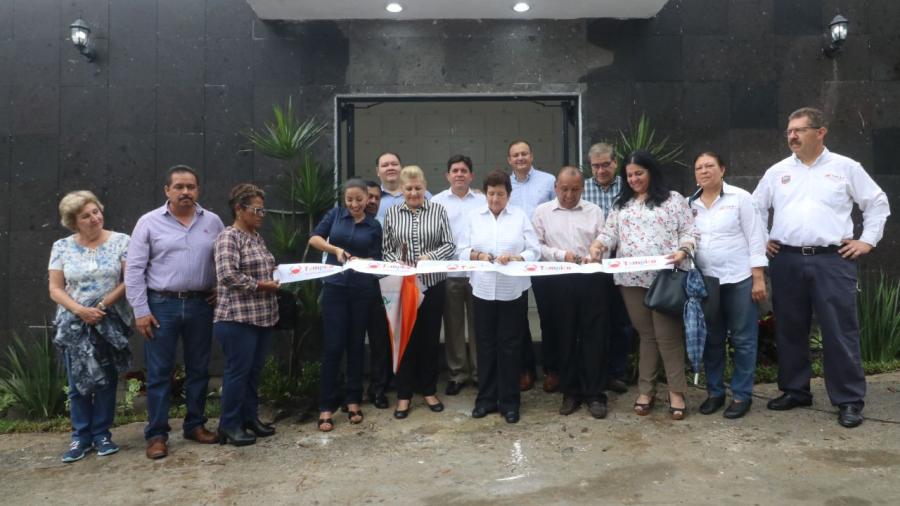 Inaugura Ayuntamiento construcción de criptas 