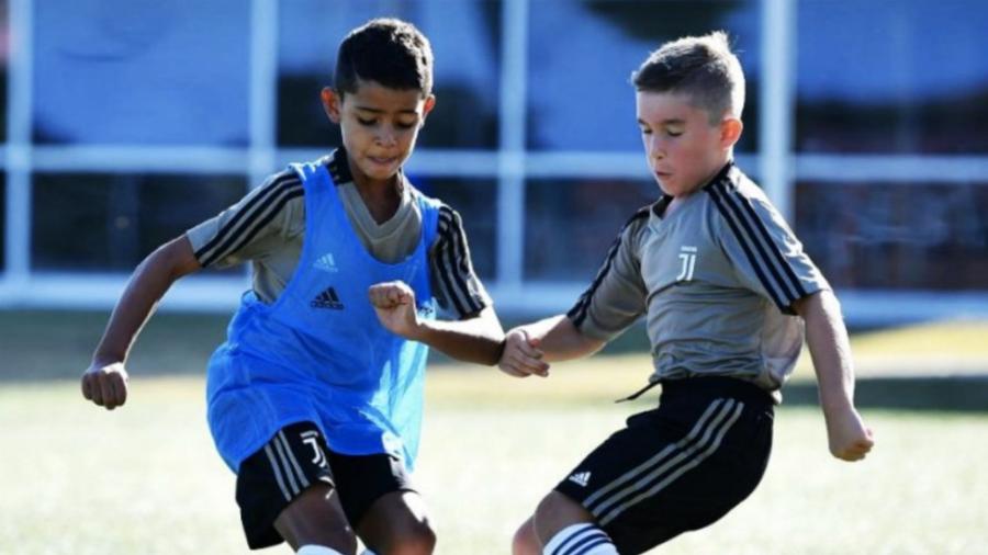 Hijo de Cristiano Ronaldo entrena en la Juventus